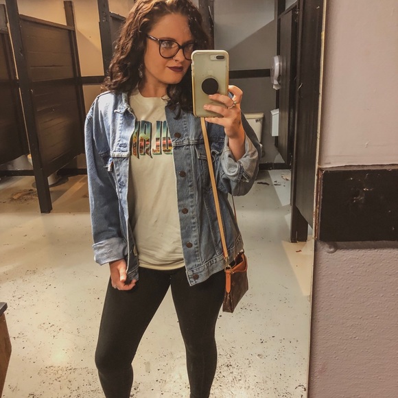 Meet your Posher, Taylor - Picture 3 of 4